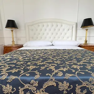 King Plaza Bed and breakfast