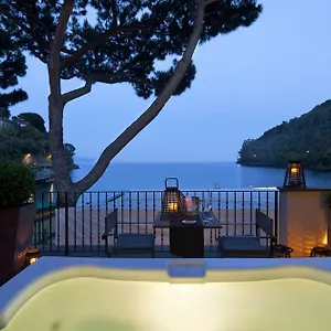 https://eight-hotel-paraggi.hotelitalianriviera.com